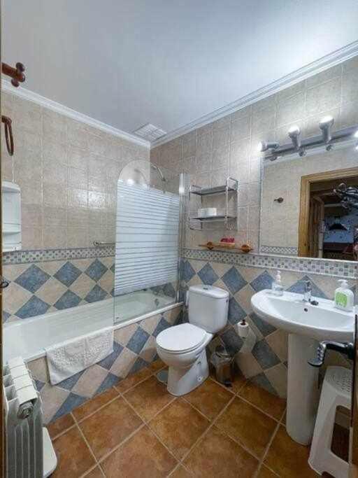 La Nava De Gredos Acogedor Piso Con Vistas Apartment Navarredonda de Gredos Bagian luar foto