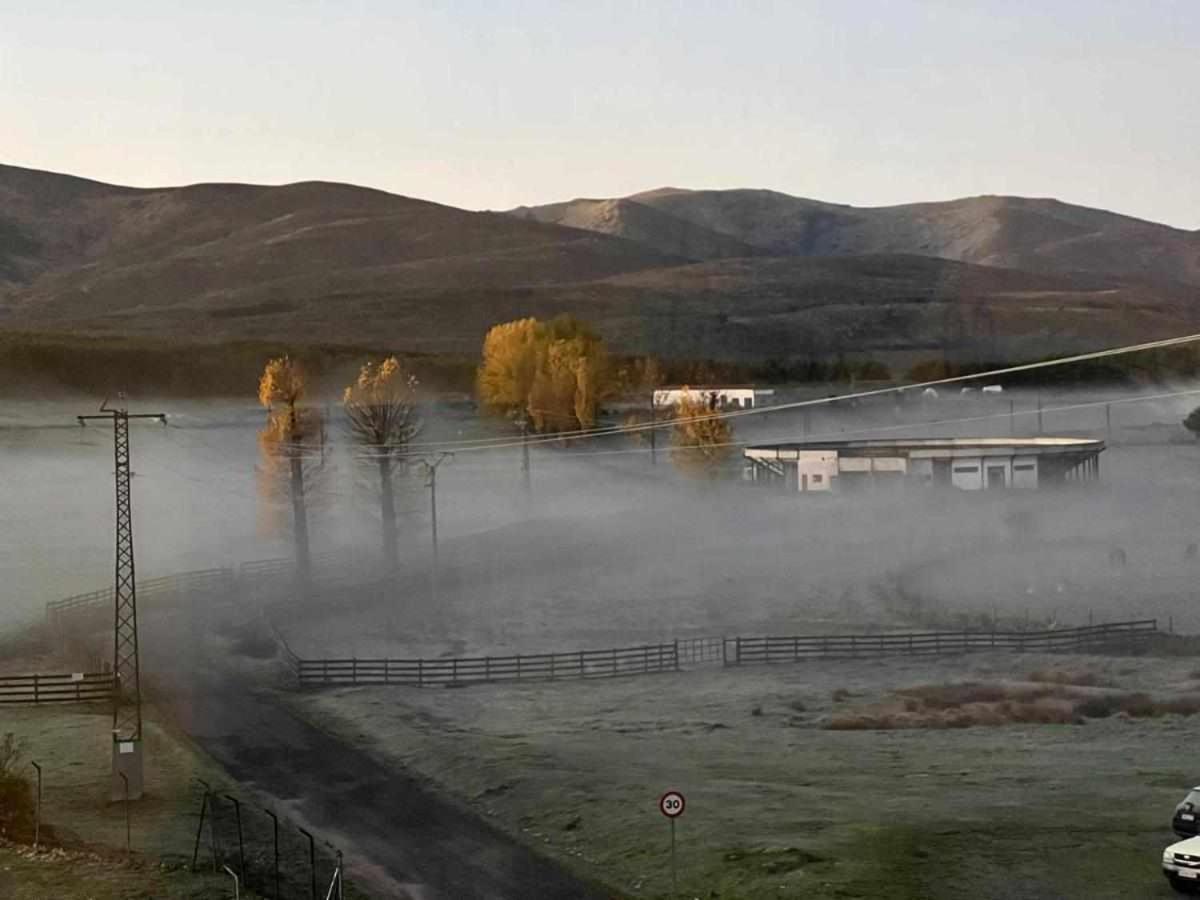 La Nava De Gredos Acogedor Piso Con Vistas Apartment Navarredonda de Gredos Bagian luar foto